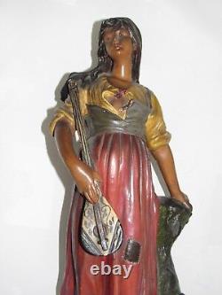 09e1 Ancienne Statue Pltre Polychrome Mignon Femme A La Mandoline Art Nouveau