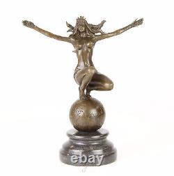 9973393-dssp Bronze Sculpture Femme Sur Globe Terrestre Art Nouveau Érotique