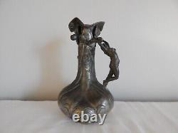 ANCIEN PICHET ou VASE Art Nouveau en étain à Décor Femme Nue Signé Petiz Petizon