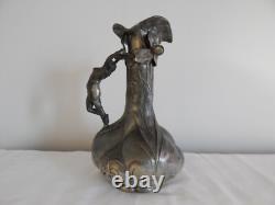 ANCIEN PICHET ou VASE Art Nouveau en étain à Décor Femme Nue Signé Petiz Petizon