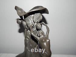 ANCIEN PICHET ou VASE Art Nouveau en étain à Décor Femme Nue Signé Petiz Petizon