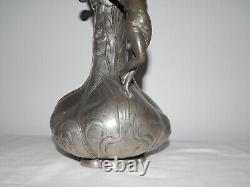 ANCIEN PICHET ou VASE Art Nouveau en étain à Décor Femme Nue Signé Petiz Petizon