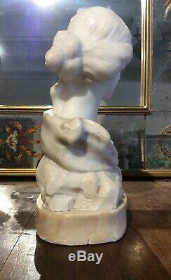Ancien Buste de femme art nouveau en marbre. Socle en albâtre