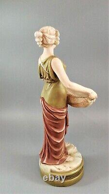 Ancien Royal Dux Porcelaine Art Nouveau Figurine D'Une Jeune Femme, C. 1912