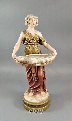 Ancien Royal Dux Porcelaine Art Nouveau Figurine D'Une Jeune Femme, C. 1912