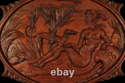 Ancien bas relief en chêne sculpté vers 1900 / Femme Seins Nus Chien Art Nouveau