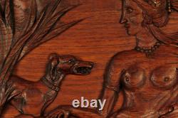 Ancien bas relief en chêne sculpté vers 1900 / Femme Seins Nus Chien Art Nouveau