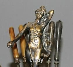 Ancien porte-figurine femme nue en laiton argenté Art Nouveau 12 couteaux