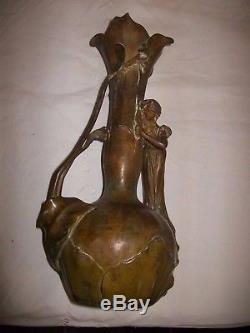 Ancien vase art nouveau en régule représentant femme avec fleur signé cahuzac