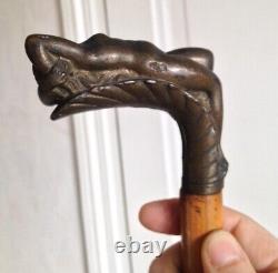 Ancienne Canne en bois et pommeau en métal en forme de femme nue Art nouveau