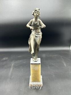 Ancienne Sculpture Femme Art Nouveau Hauteur 38 Cm