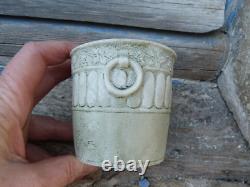 Ancienne bonbonnière bicolore en biscuit avec tete de femme chapeautée