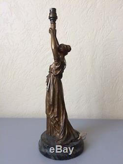 Ancienne lampe femme en bronze 1900 art nouveau Jugendstil signée Lucien ALLIOT