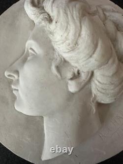 Ancienne sculpture jeune femme portrait profil couple homme France Art Nouveau