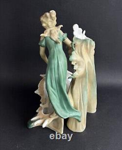 Ancienne statue porcelaine Art Nouveau nymphe femme à la fontaine DLG Mucha 1920