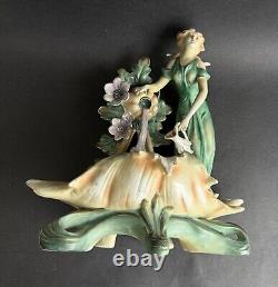 Ancienne statue porcelaine Art Nouveau nymphe femme à la fontaine DLG Mucha 1920