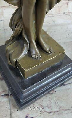 Antique Vintage Style Art Déco Nouveau Spelter Bronze Femme Sculpture Statue