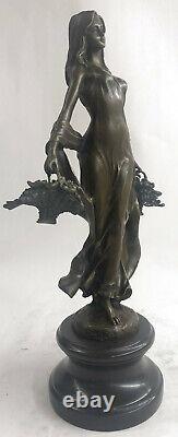Art Déco / Nouveau Fonte Agriculteur Lady Femme Véritable Bronze Sculpture