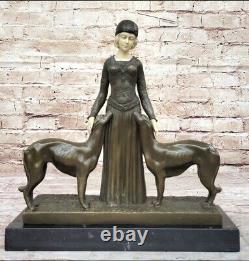 Art Déco Nouveau Superbe Femme Avec Her Deux Chiens Bronze Statue'Lost' Cire