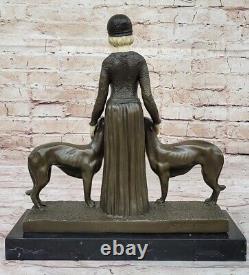 Art Déco Nouveau Superbe Femme Avec Her Deux Chiens Bronze Statue'Lost' Cire