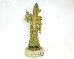 Art Nouveau Figurine Um 1900 Femme avec Le Écran