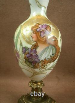 Beau Vase Art Nouveau En Porcelaine Decor De Femme Iris Signe Hete Pied Bronze