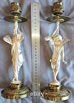 Bougeoirs 1900 drapés à l'antique Bronze argenté & doré Putto & femme papillon