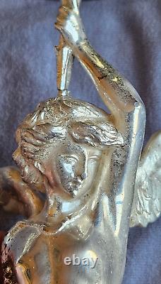 Bougeoirs 1900 drapés à l'antique Bronze argenté & doré Putto & femme papillon