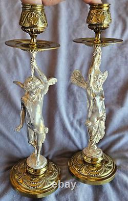 Bougeoirs 1900 drapés à l'antique Bronze argenté & doré Putto & femme papillon