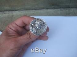 Bouton ancien A Bargas femme casqué art nouveau 3,3 cm french button