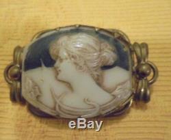 Broche ancienne Art Nouveau Femme en pate de verre pendentif Jugendstil