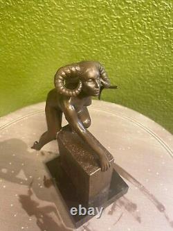 Bronze Démon Diable Femme, Bronze Femelle à Cornes Démon Sur Marbre Base