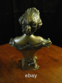 Bronze d' ARNOUX Auguste Buste de femme art nouveau Signé sur la base circa 1900