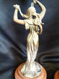 Bruchon / Paire de lampes à pétrole régule & verre émaillé / Femmes Art Nouveau