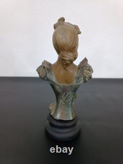 Buste de femme signé Alfred Foretay (1861-1944) en régule-Art Nouveau