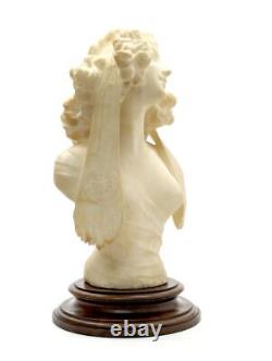 Buste de jeune femme orientale Art nouveau en albâtre vers 1900