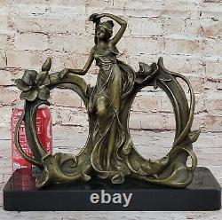 Cadre Photo En Bronze Vintage, Métal, Femme En Pose Debout. Vente Art Nouveau
