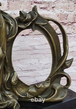 Cadre Photo En Bronze Vintage, Métal, Femme En Pose Debout. Vente Art Nouveau