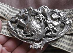 Ceinture Art Nouveau vers 1900 boucle métal argenté Femme fleur & fleurs d' iris