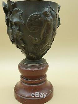 Coupe en bronze dans le gout de art nouveau, frise de femmes et enfants 19 cm