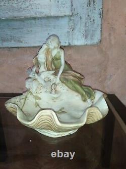 Coupe vide poche ROYAL DUX Porcelaine Bohème Jeune Femme Colombes Art Nouveau