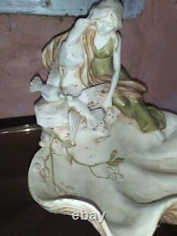 Coupe vide poche ROYAL DUX Porcelaine Bohème Jeune Femme Colombes Art Nouveau