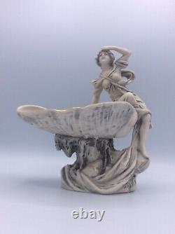 Coupe vide-poches porcelaine de Royal Dux Bohemia à décor de femme Art Nouveau