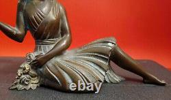 D'après Chiparus sujet en bronze la Femme au perroquet époque Art Nouveau