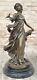 De Collection Style Art Nouveau Bronze Statue Élégant Femme Tenant Oiseau Mantle