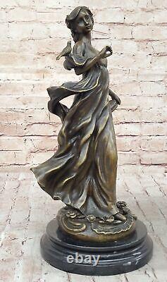 De Collection Style Art Nouveau Bronze Statue Élégant Femme Tenant Oiseau Mantle