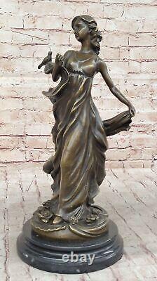 De Collection Style Art Nouveau Bronze Statue Élégant Femme Tenant Oiseau Mantle