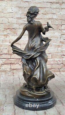 De Collection Style Art Nouveau Bronze Statue Élégant Femme Tenant Oiseau Mantle