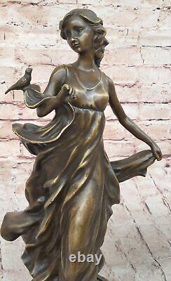 De Collection Style Art Nouveau Bronze Statue Élégant Femme Tenant Oiseau Mantle