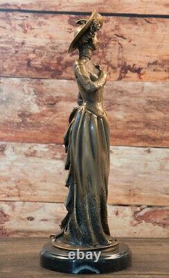 Des Art Nouveau Sculpture en Bronze Une Femme Avec Chien 746